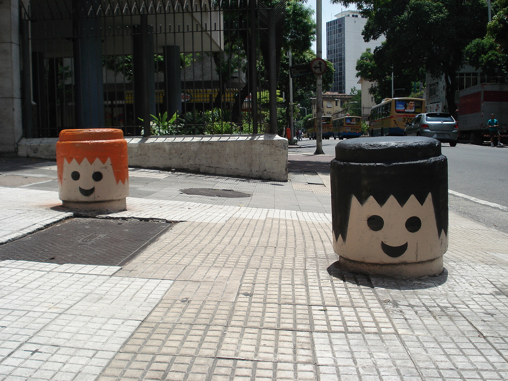 Playmobil-themed urban intervention by street artist Rodrigo Pereira, spotted in Rio